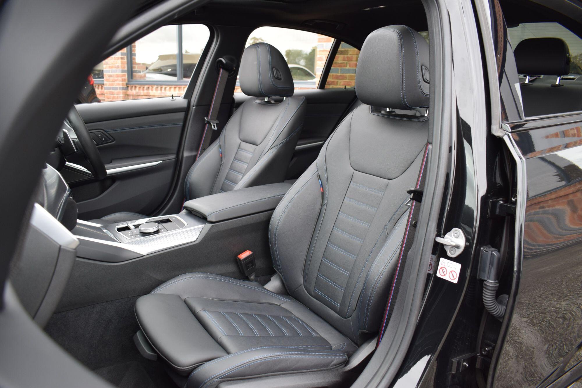 BMW 3 Series view 28