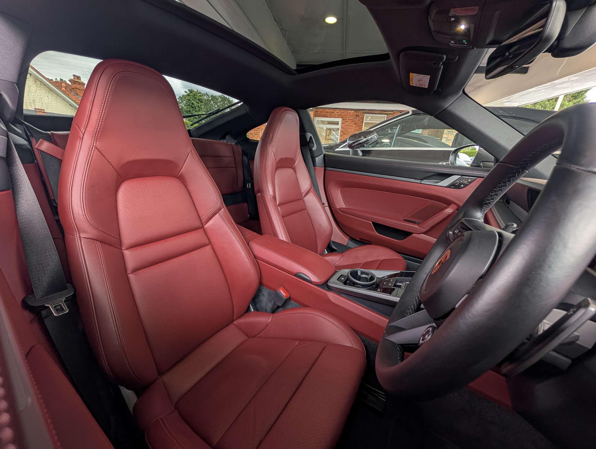 Porsche 911 view 24