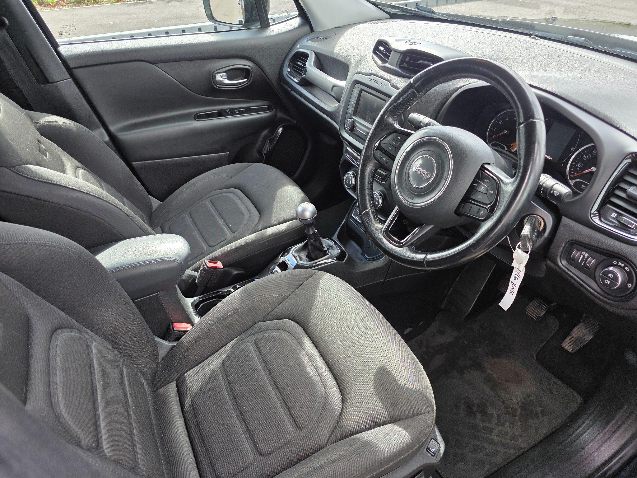 Jeep Renegade view 12