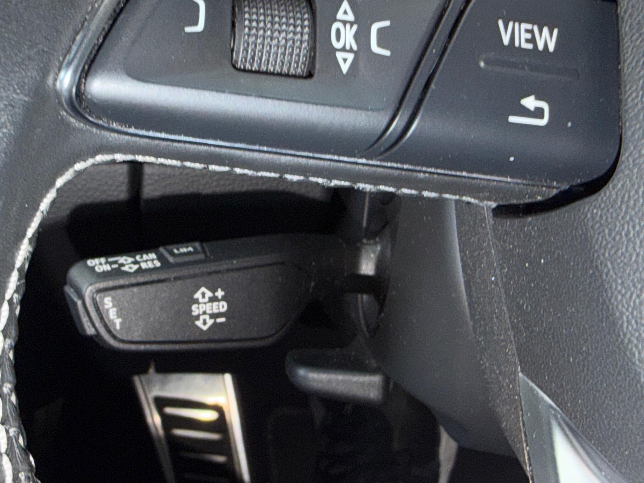 Audi SQ5 view 56