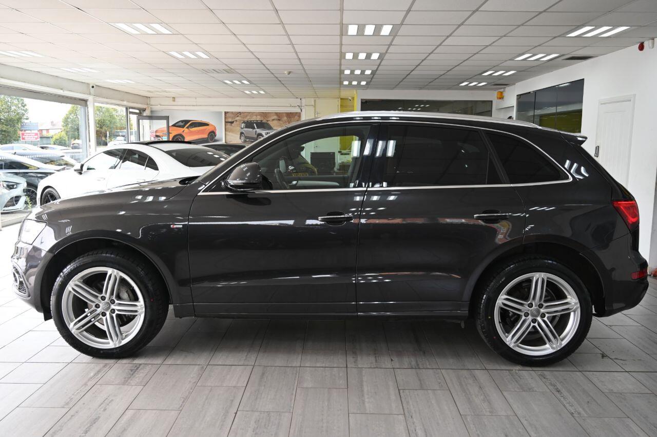 Audi Q5 view 4