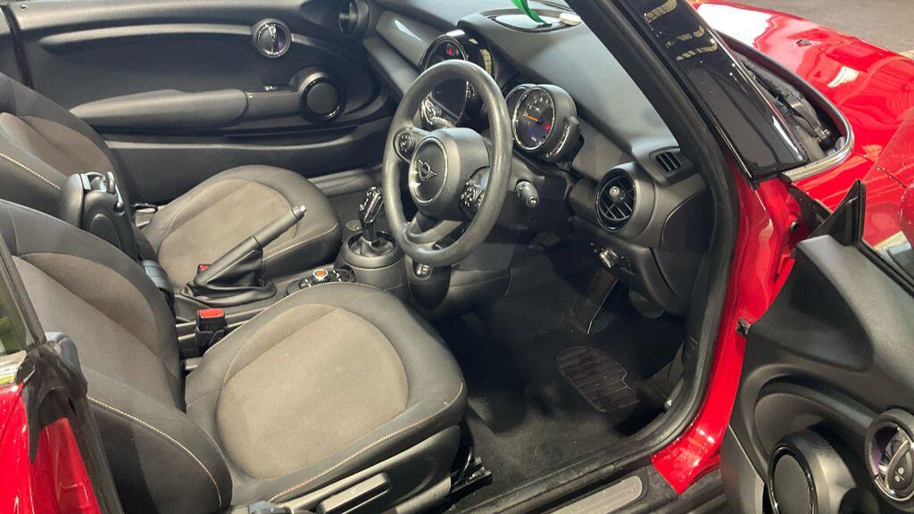 Mini Convertible view 2