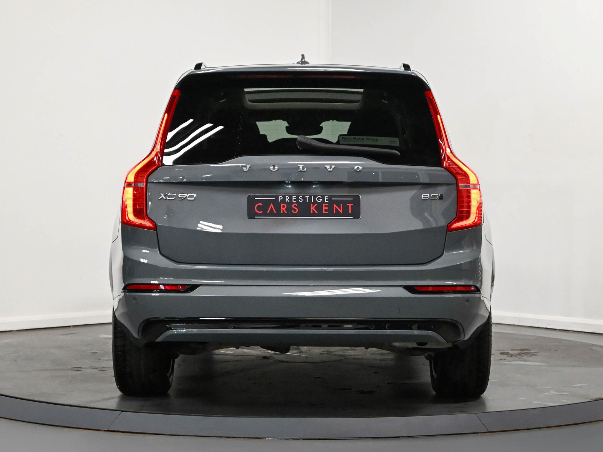 Volvo XC90 view 26