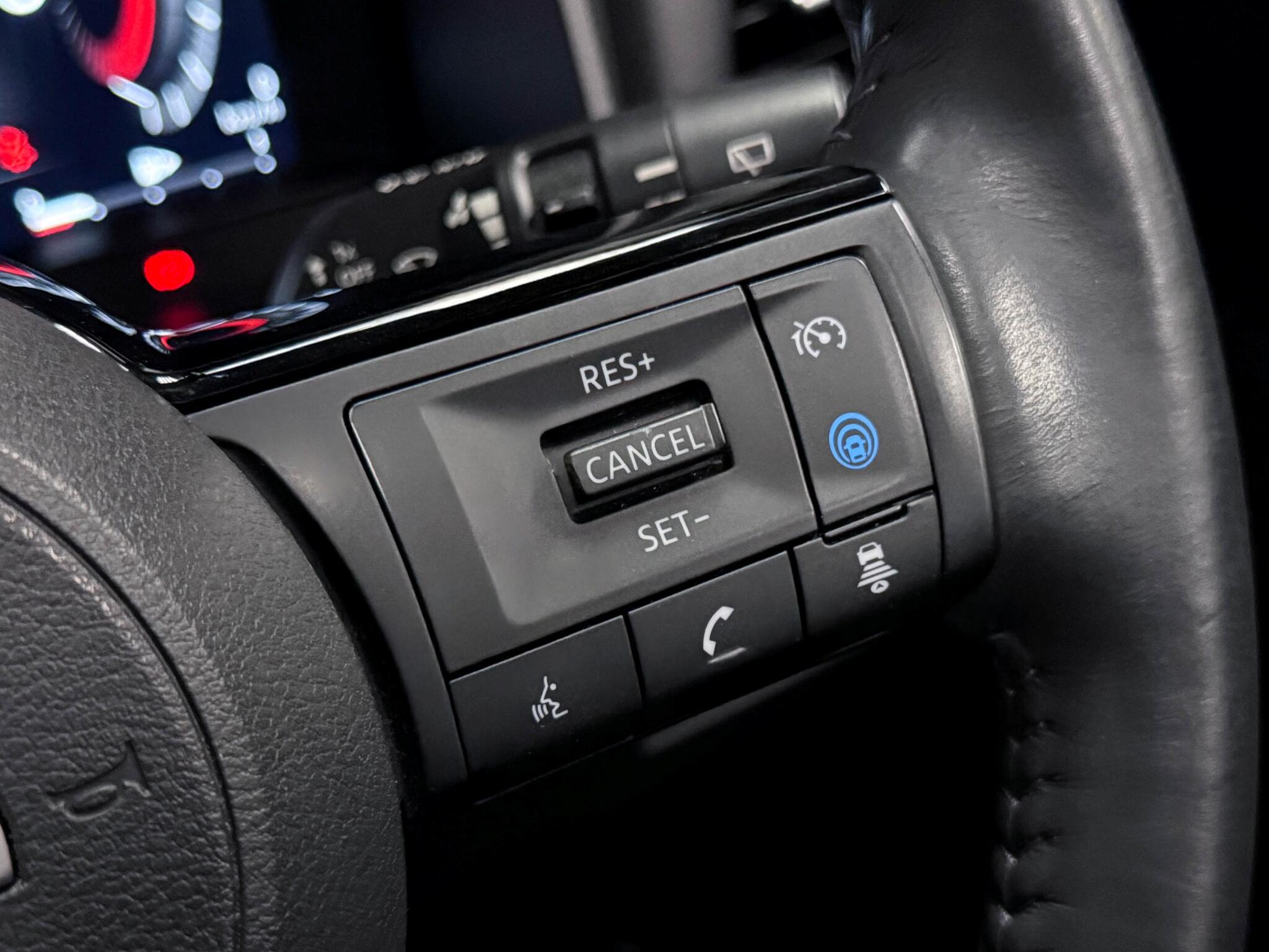 Nissan X-Trail view 35