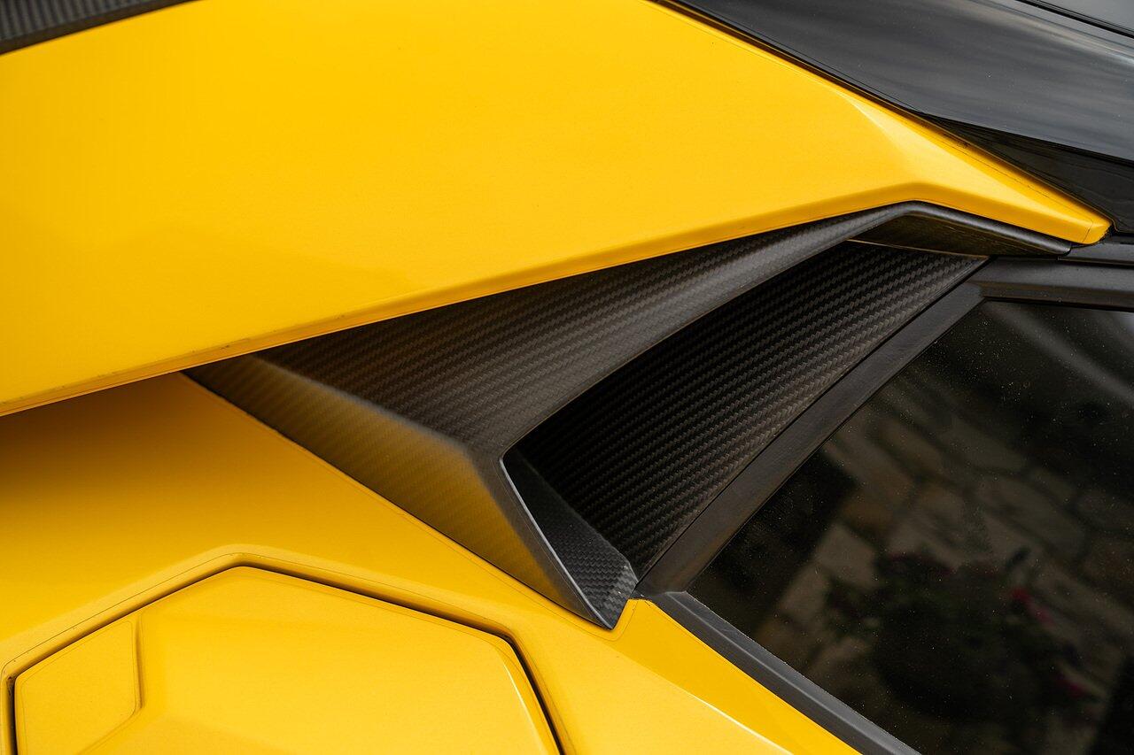 Lamborghini Aventador view 34