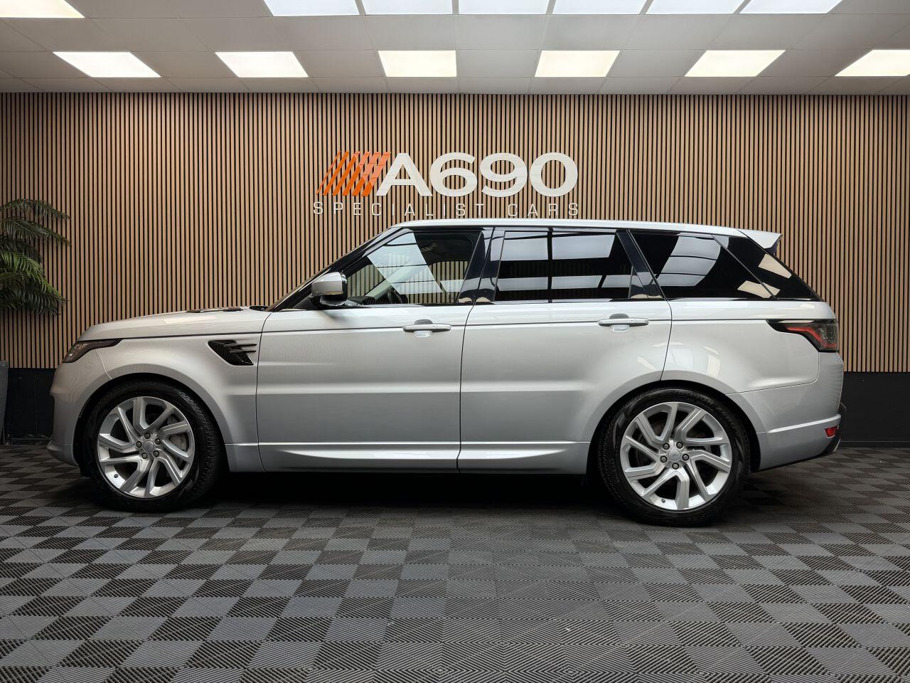 Land Rover Range Rover Sport view 4