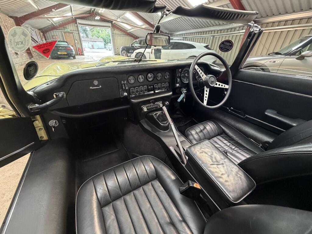 Jaguar E-Type view 8
