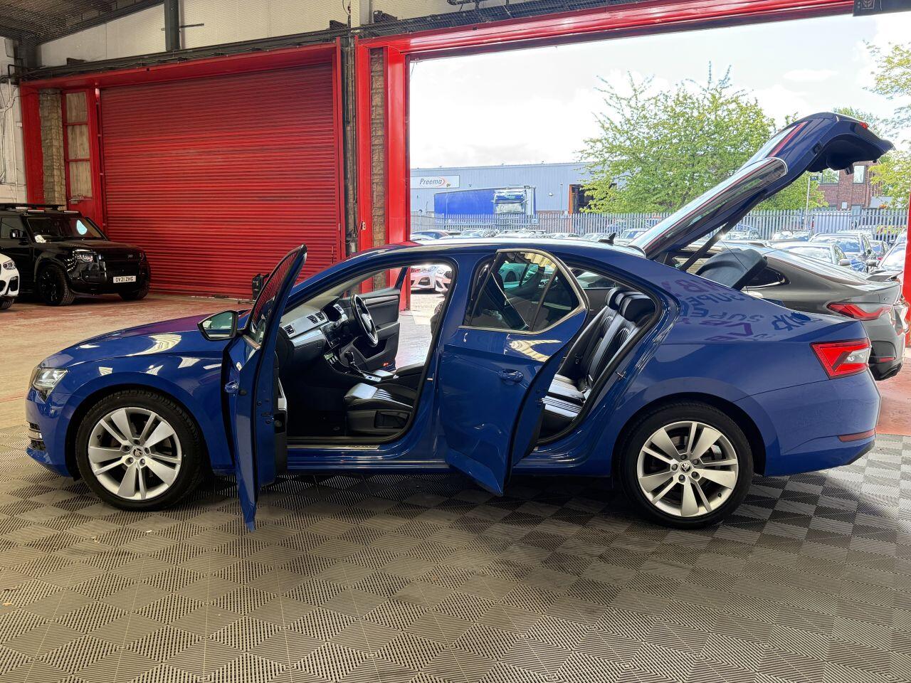 Skoda Superb view 11