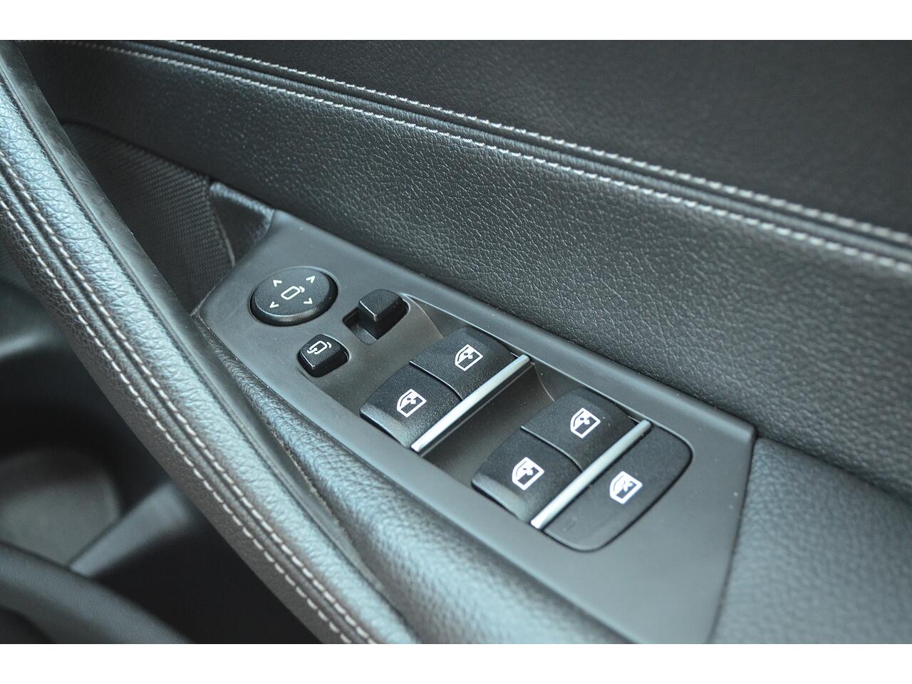 BMW 5 Series view 46