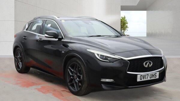 Infiniti Q30 view 3