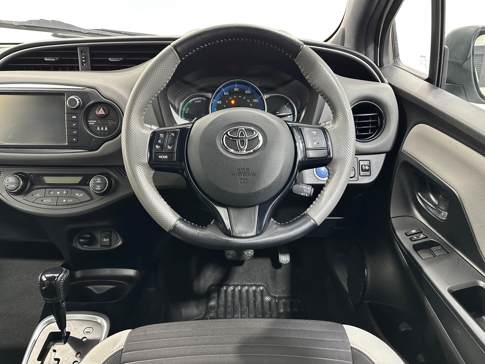 Toyota Yaris view 13