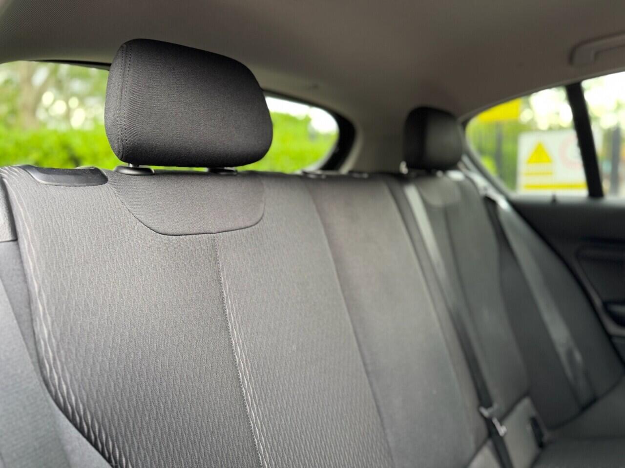 BMW 1 Series view 31