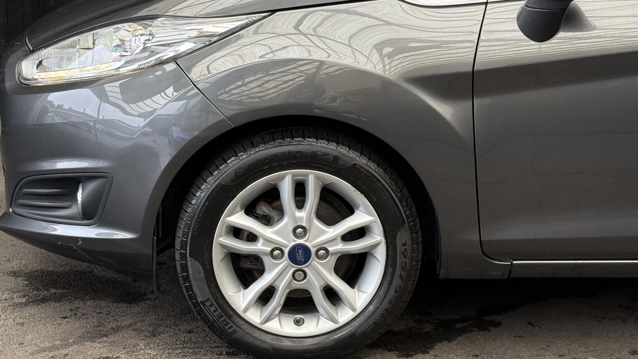 Ford Fiesta view 9