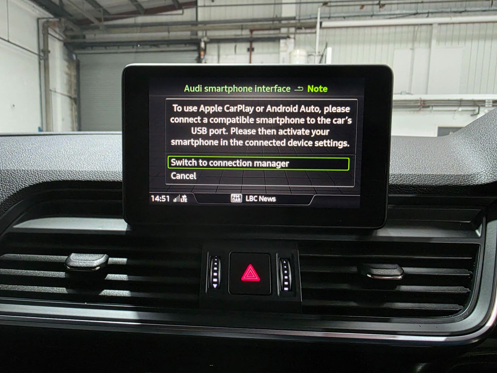 Audi Q5 view 10