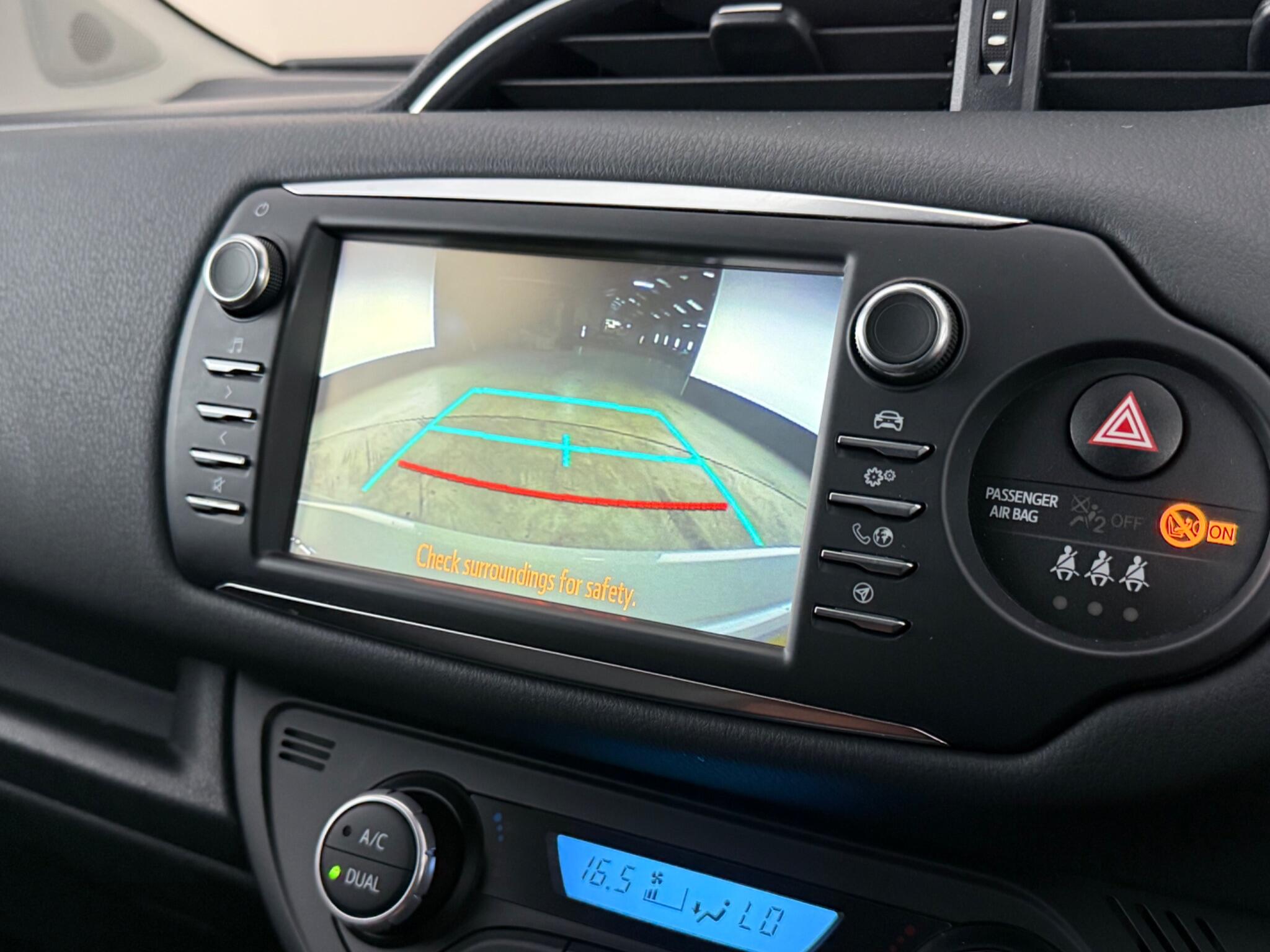 Toyota Yaris view 23