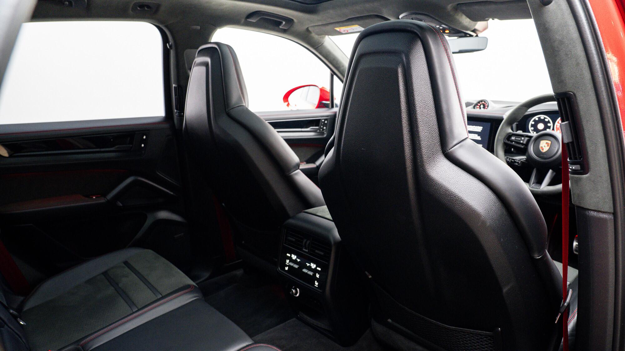 Porsche Cayenne view 20