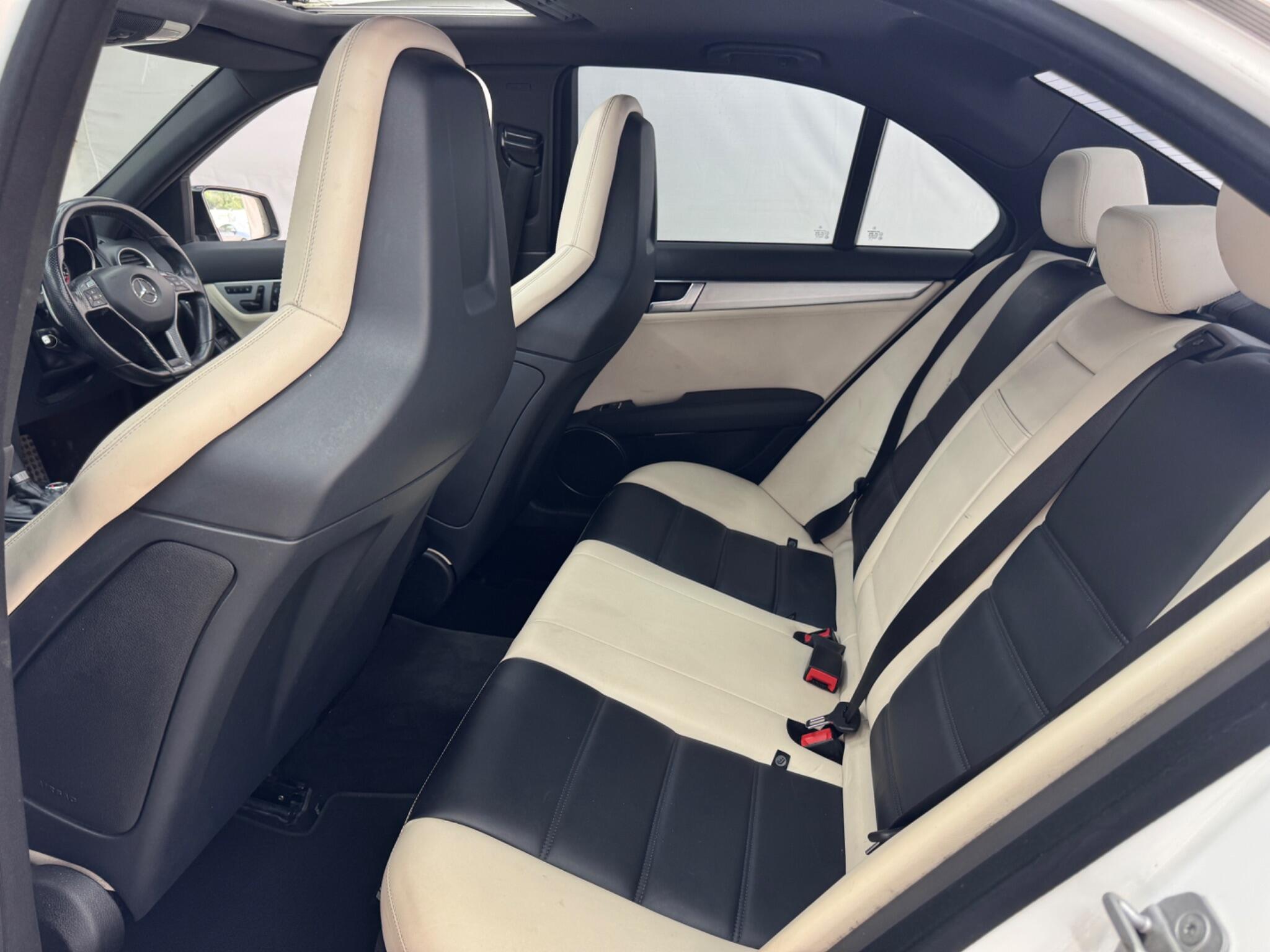 Mercedes-Benz C Class view 24