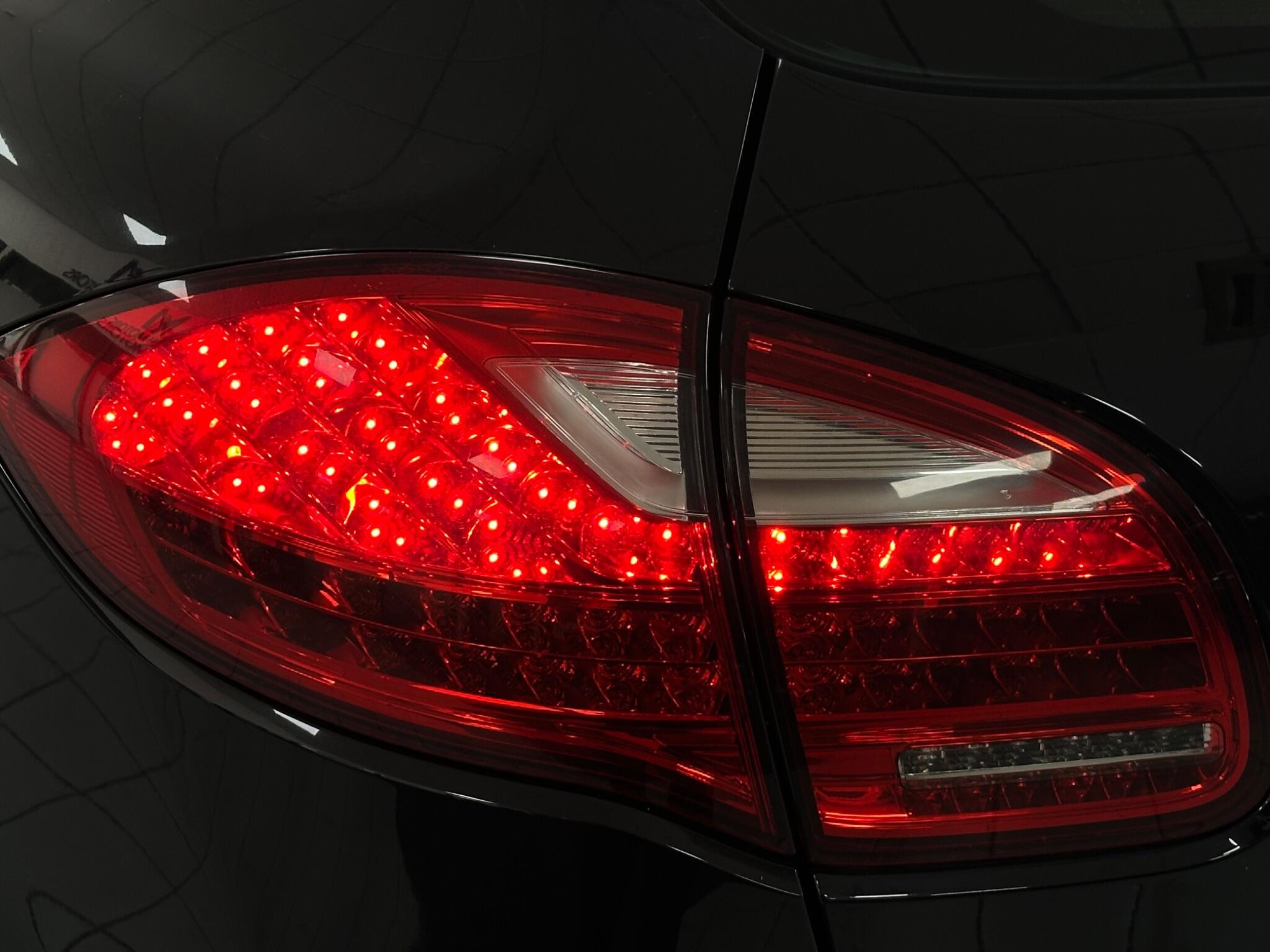 Porsche Cayenne view 40