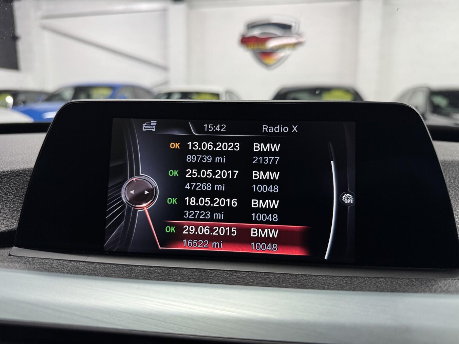 BMW 3 Series view 23