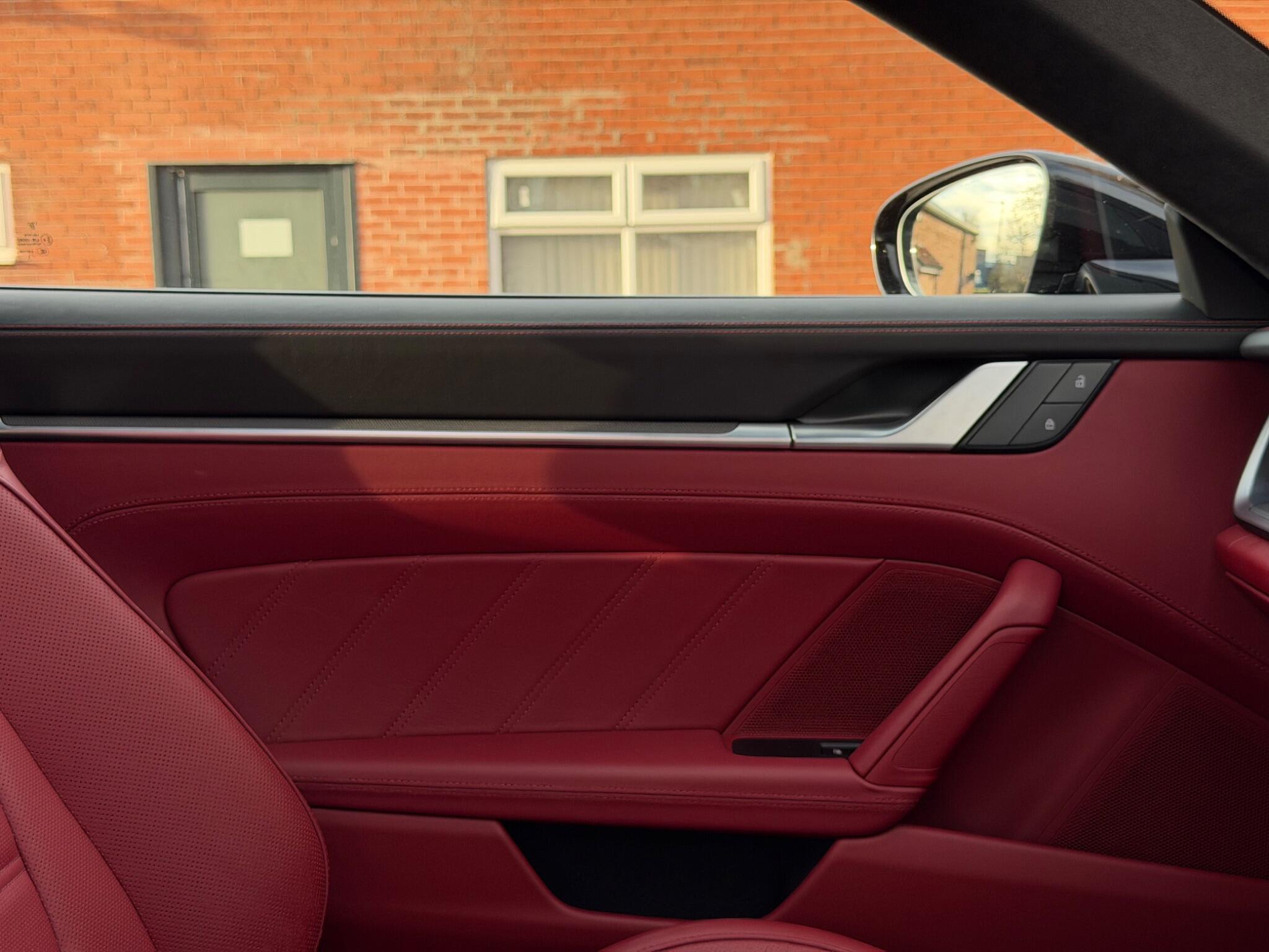 Porsche 911 view 46