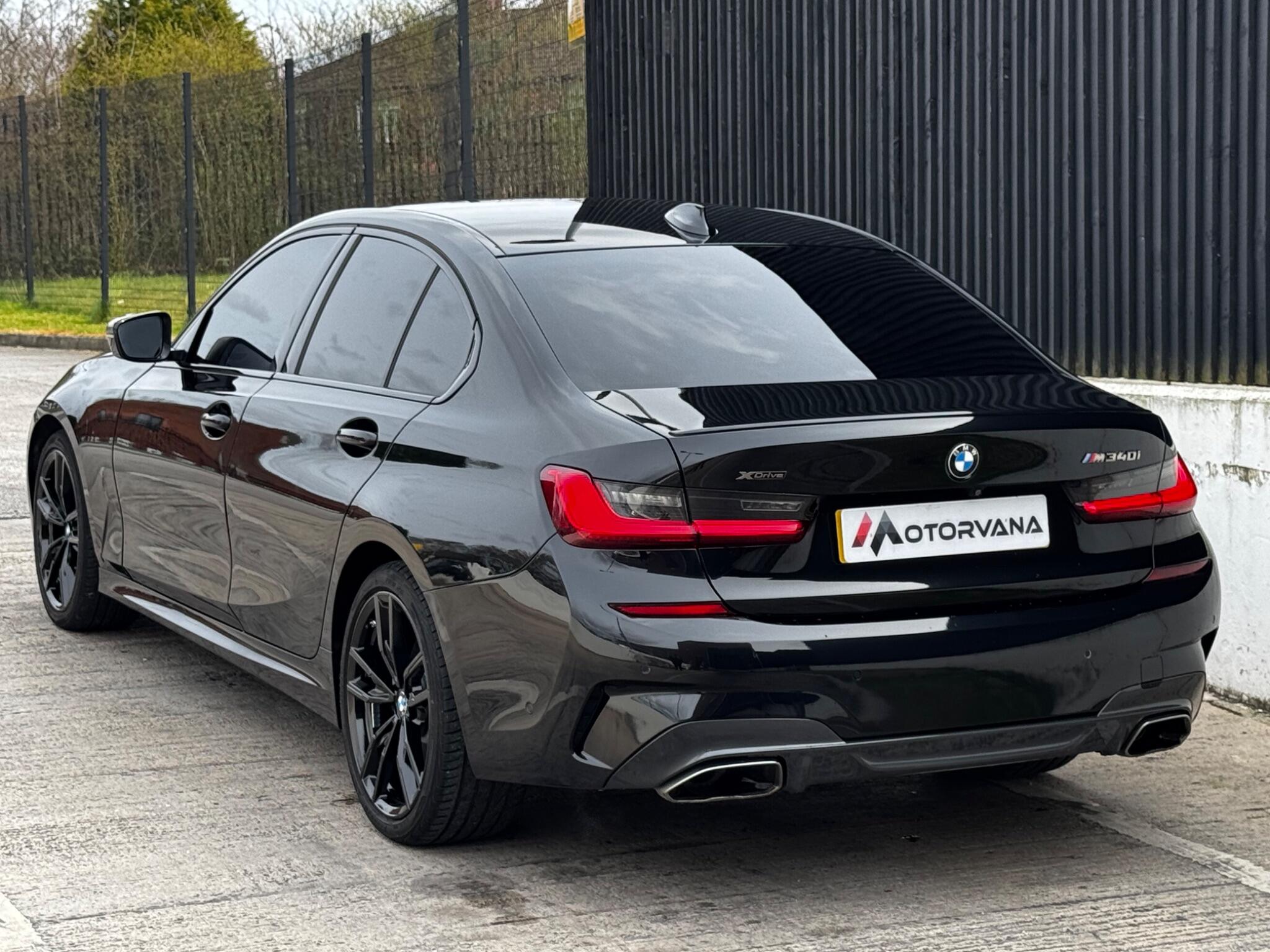 BMW 3 Series view 13