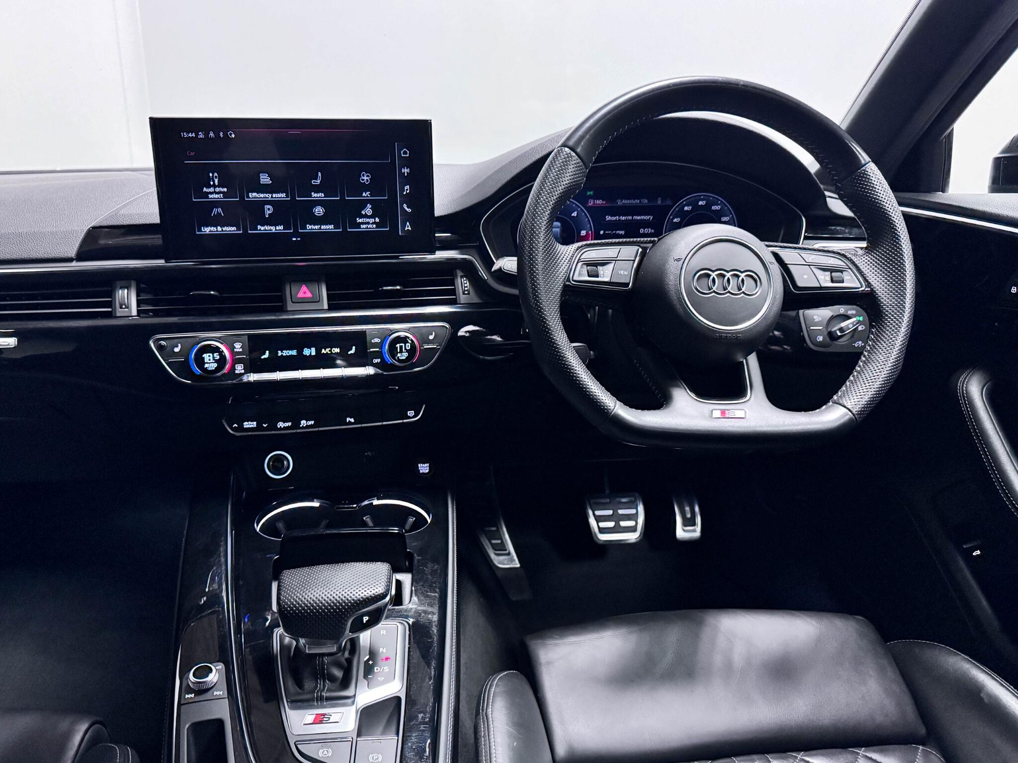 Audi S4 view 35
