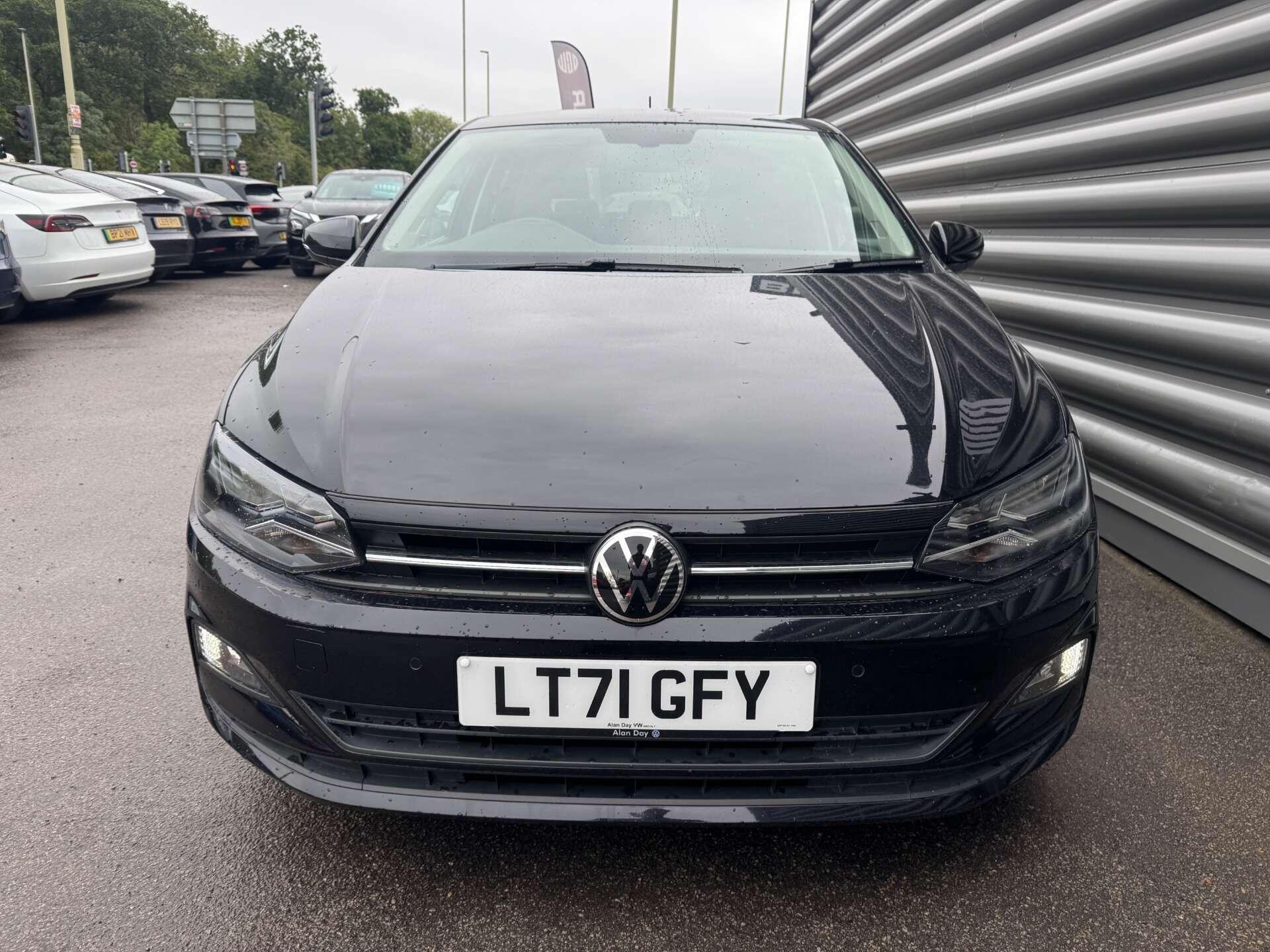Volkswagen Polo view 8