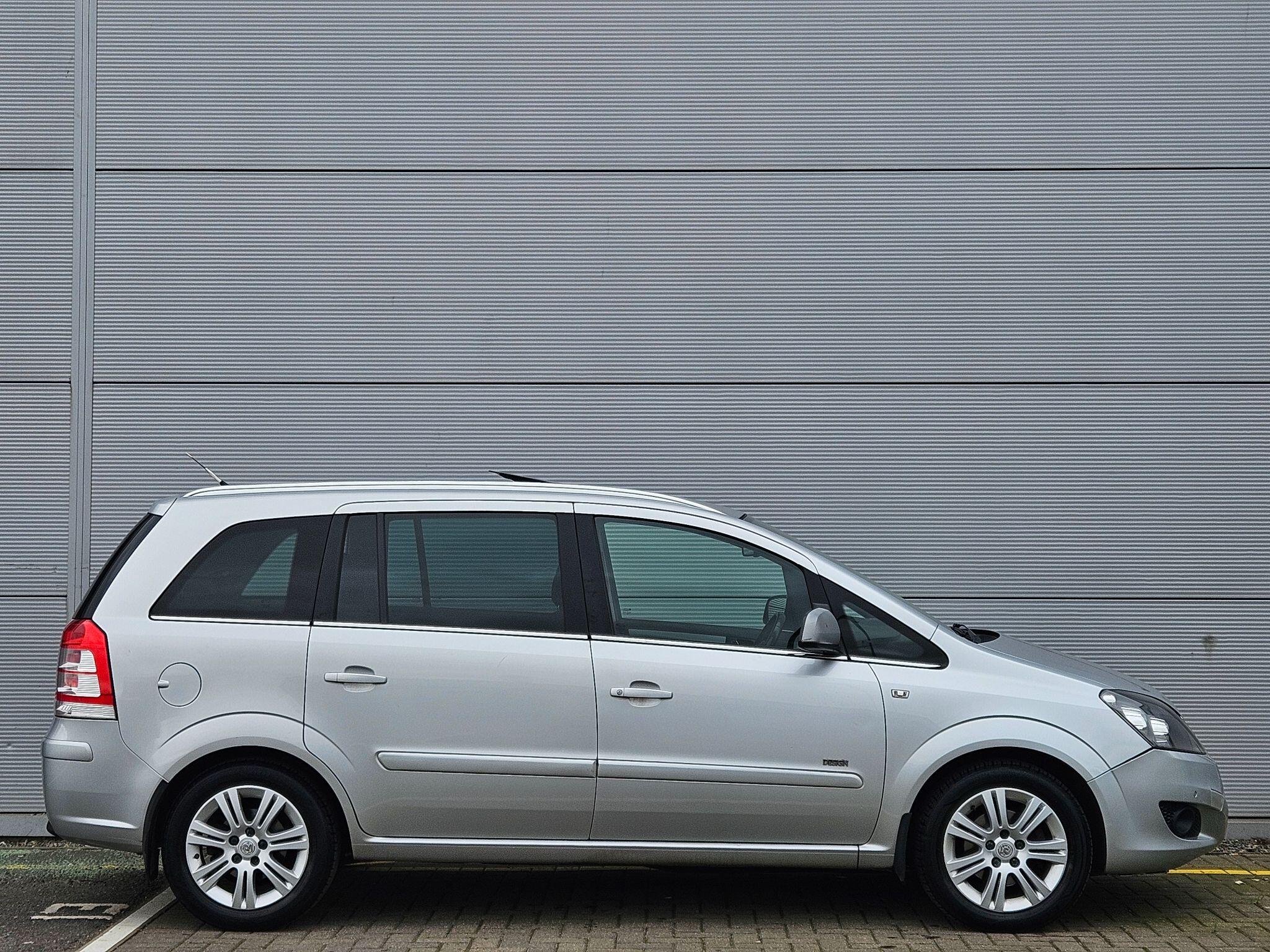 Vauxhall Zafira view 8
