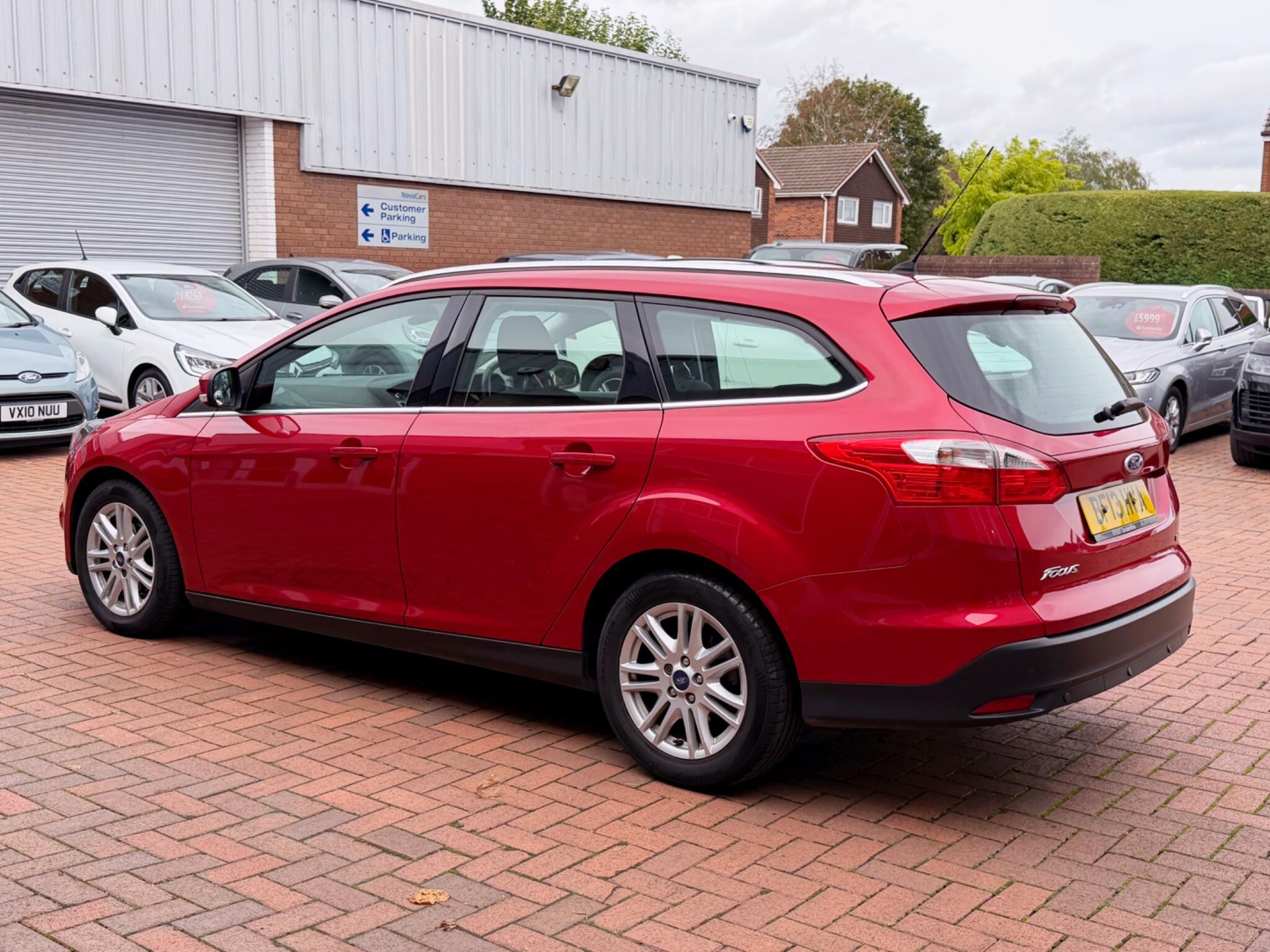 Ford Focus view 27