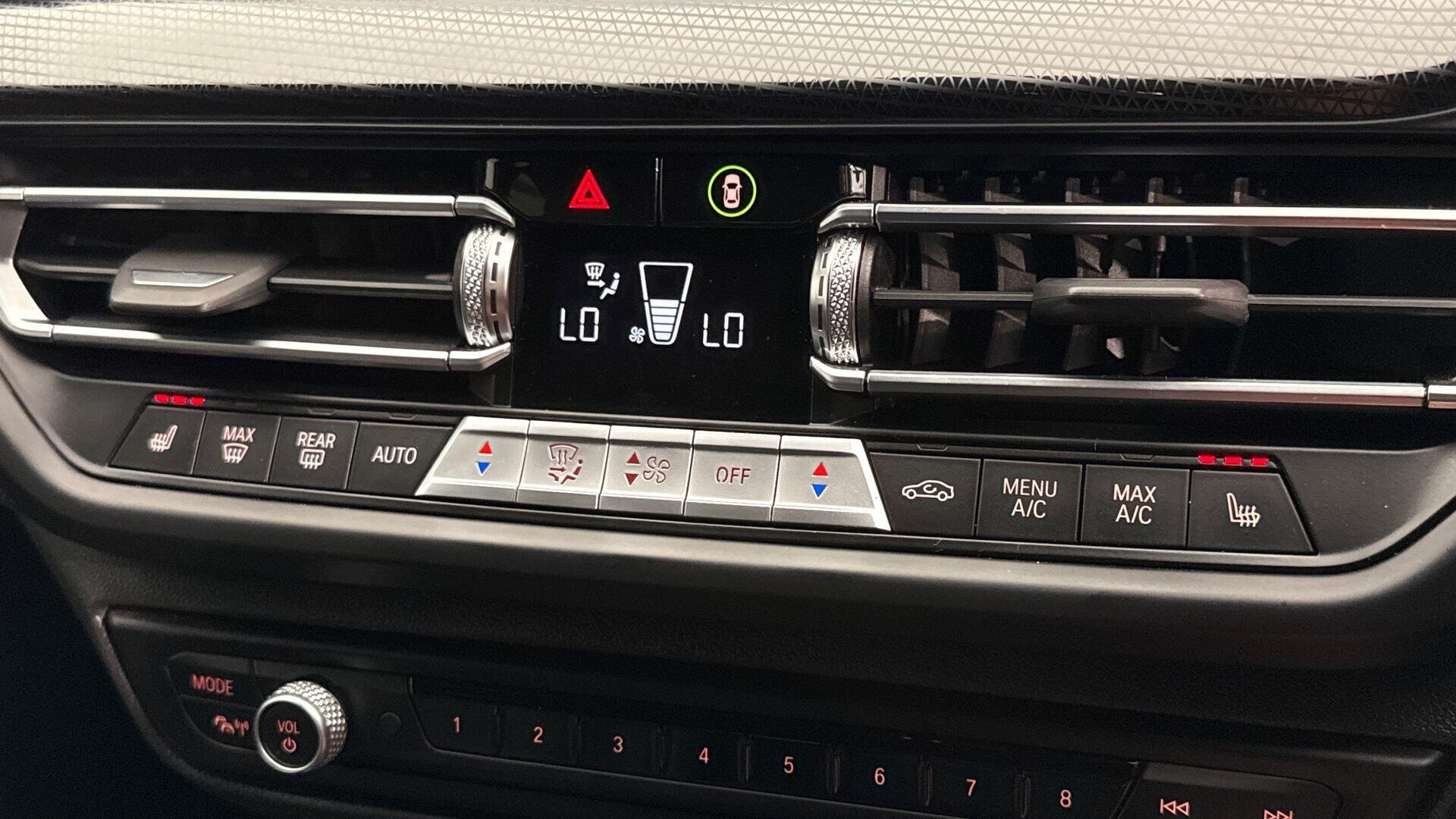 BMW 1 Series view 25