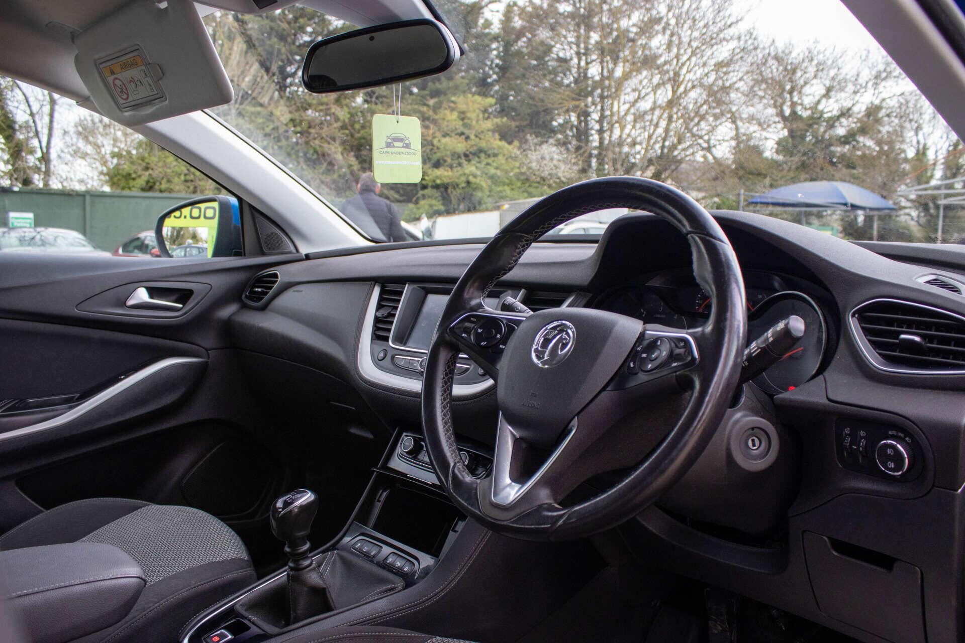 Vauxhall Grandland X view 8