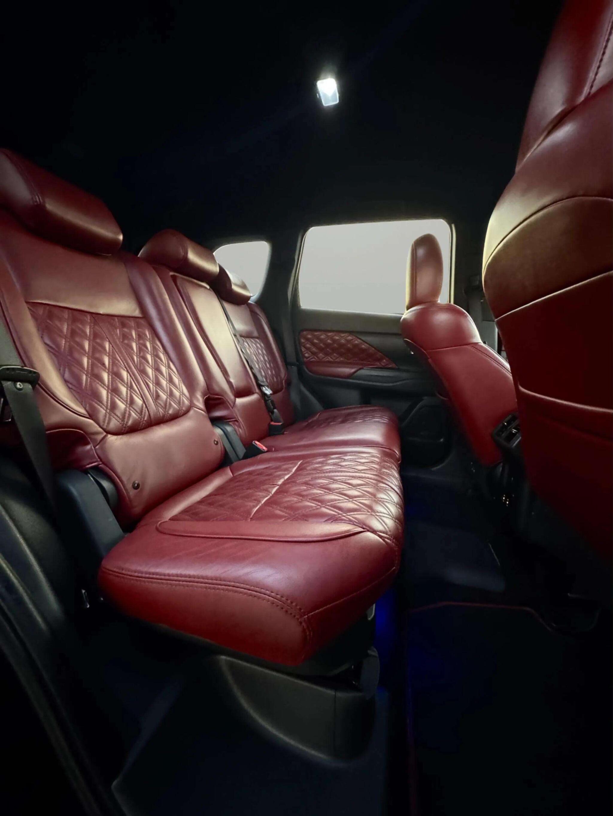 Mitsubishi Outlander view 43