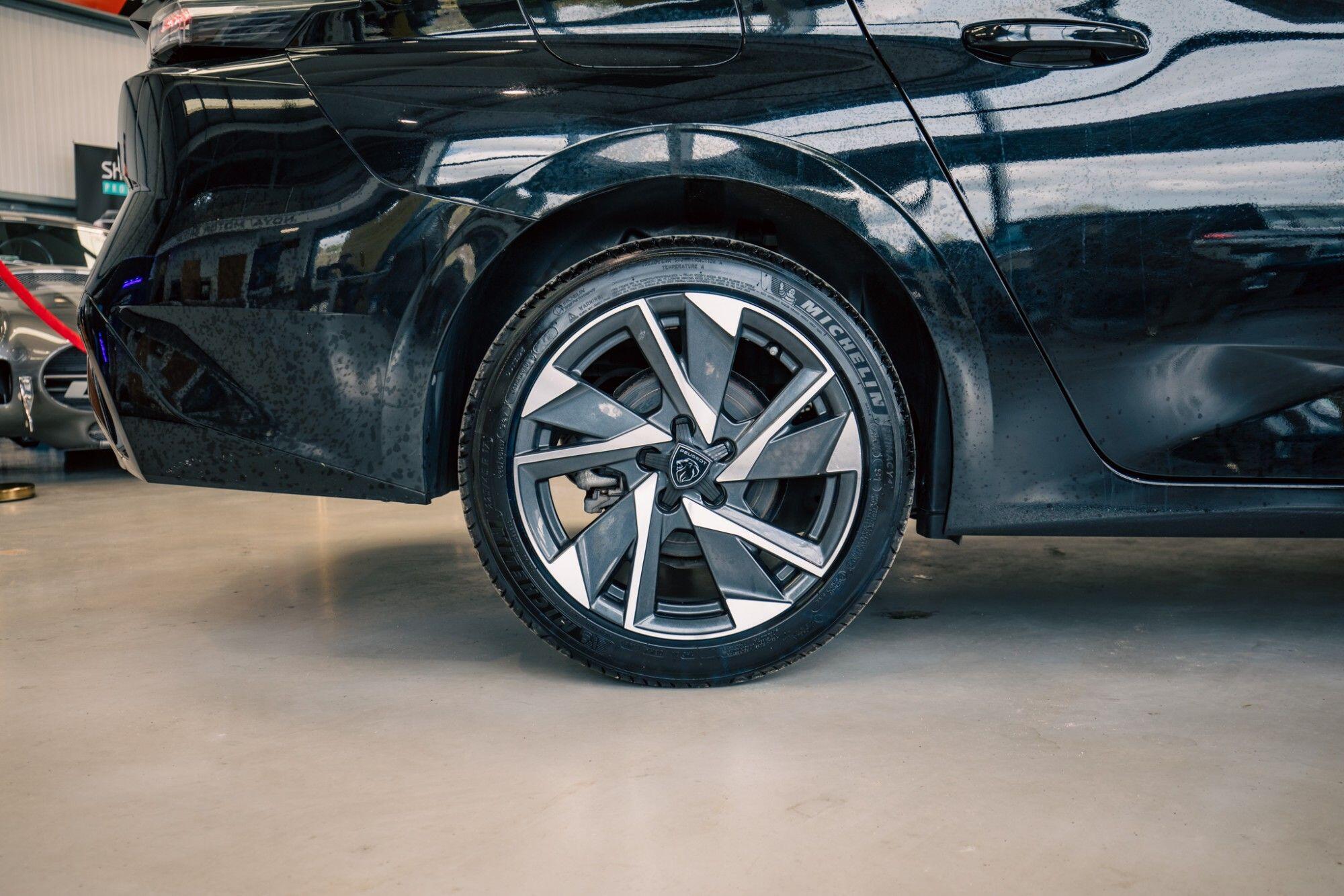 Peugeot 308 view 7