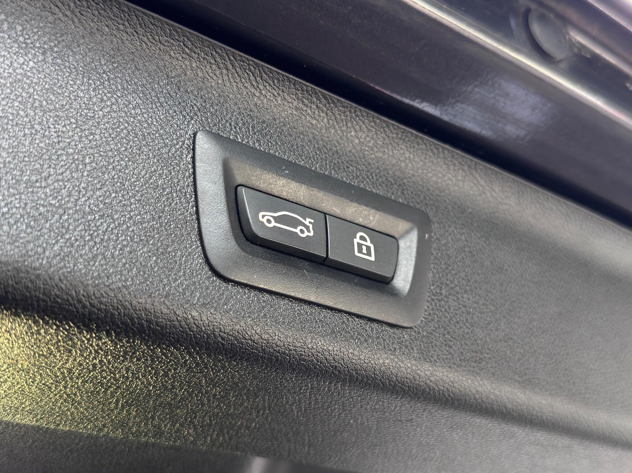 BMW 5 Series view 29