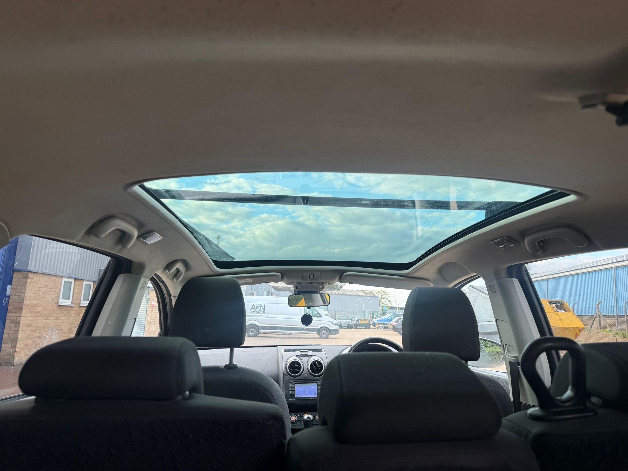 Nissan Qashqai+2 view 6