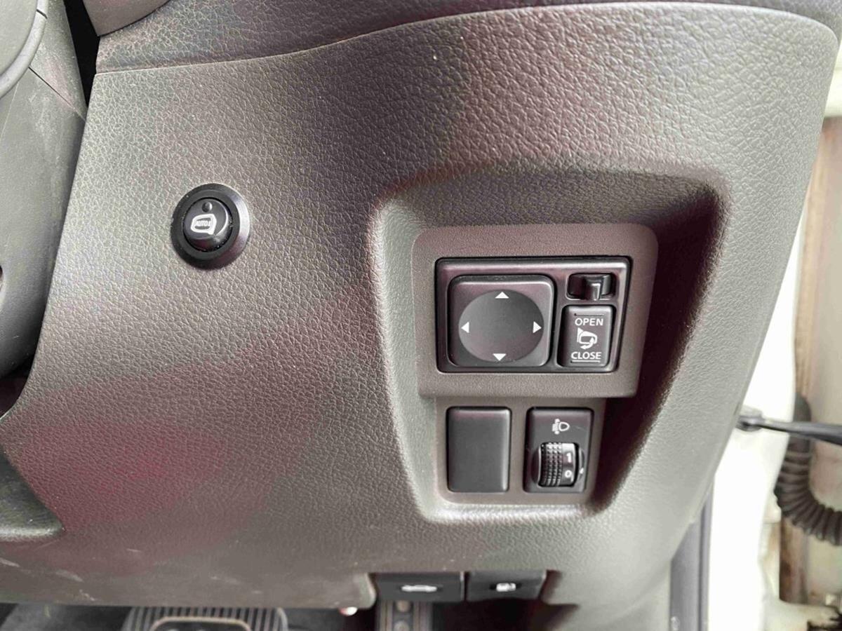 Nissan Cube view 16