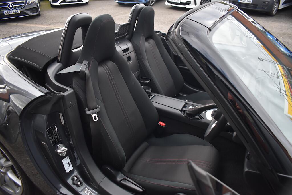 Mazda MX-5 view 18