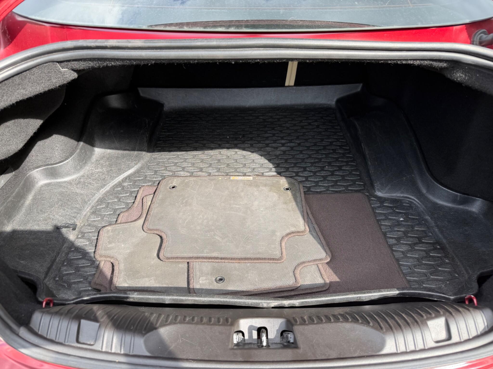 Jaguar XF view 15
