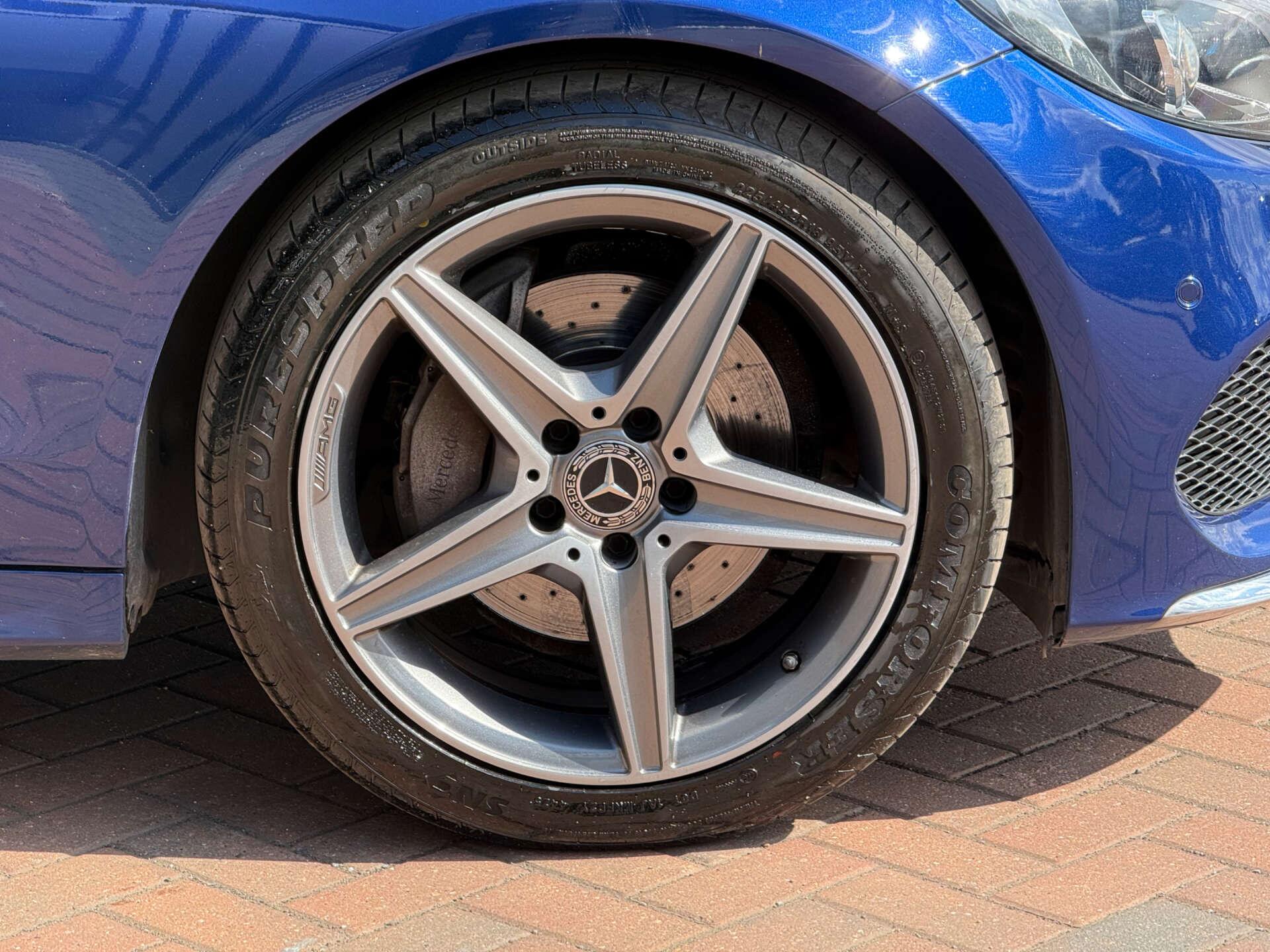 Mercedes-Benz C-Class view 13