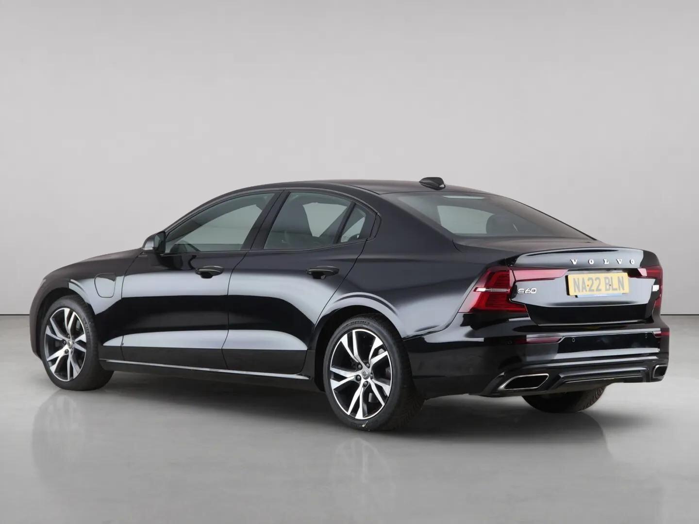 Volvo S60 view 8