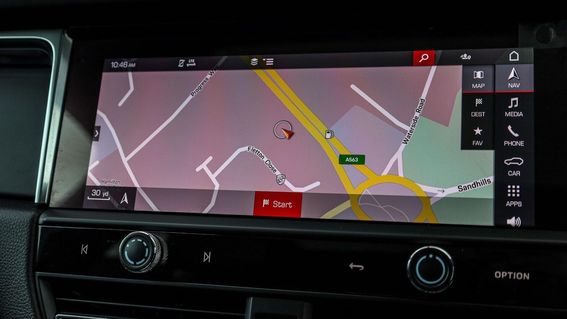 Porsche Macan view 15