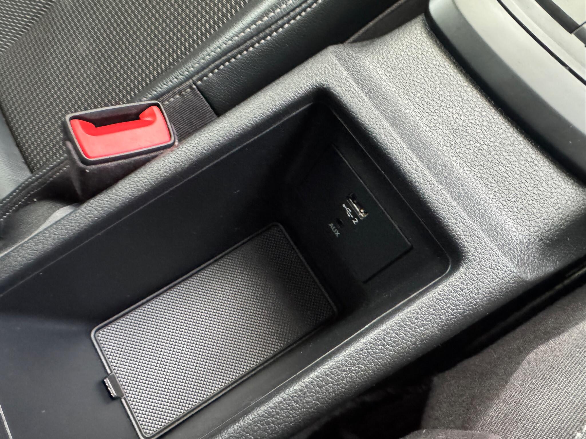 Audi Q2 view 41