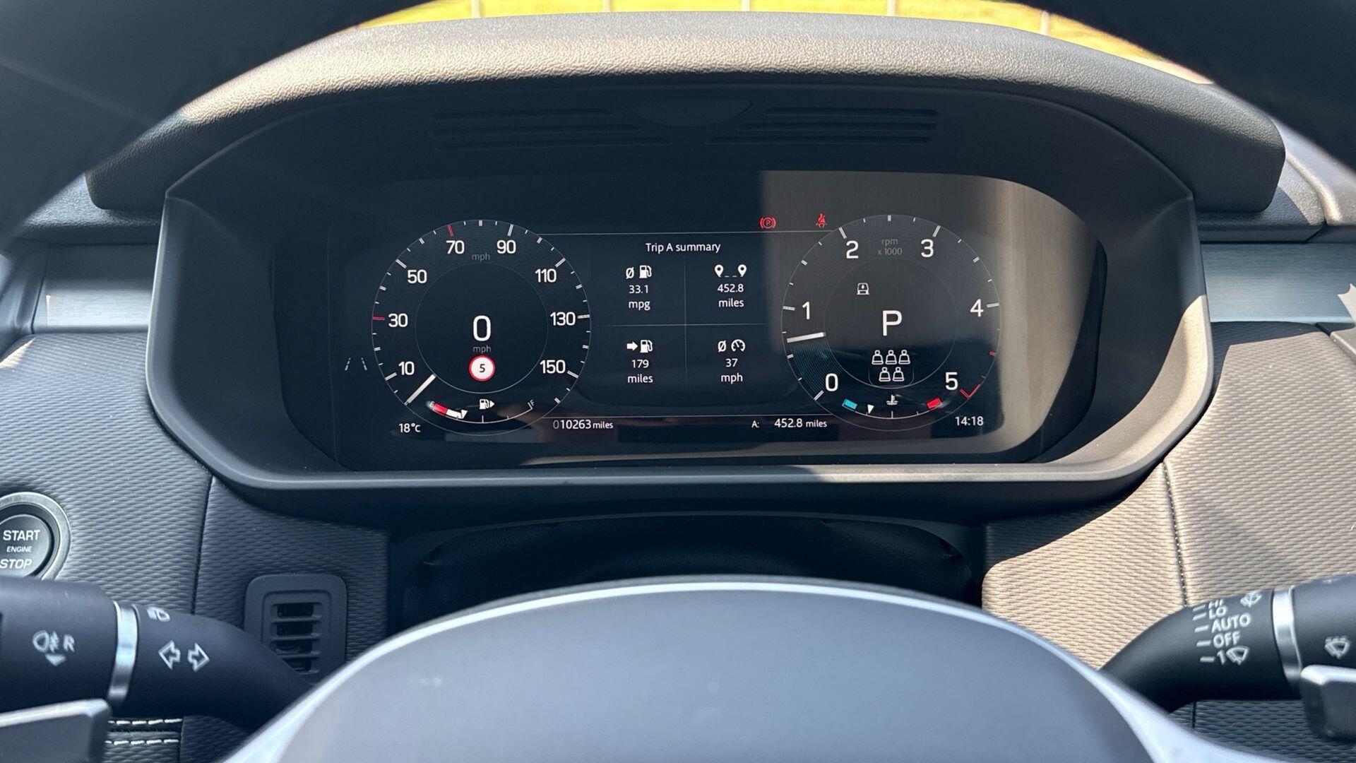 Land Rover Discovery view 16