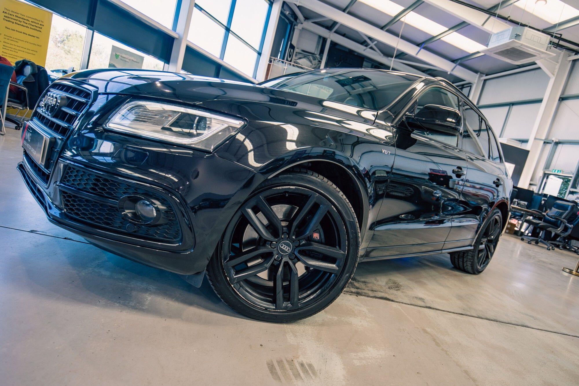 Audi SQ5 view 5