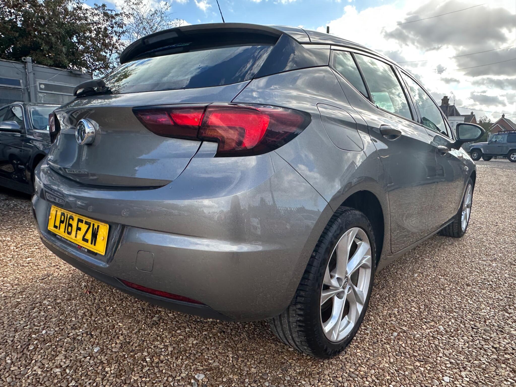 Vauxhall Astra view 30