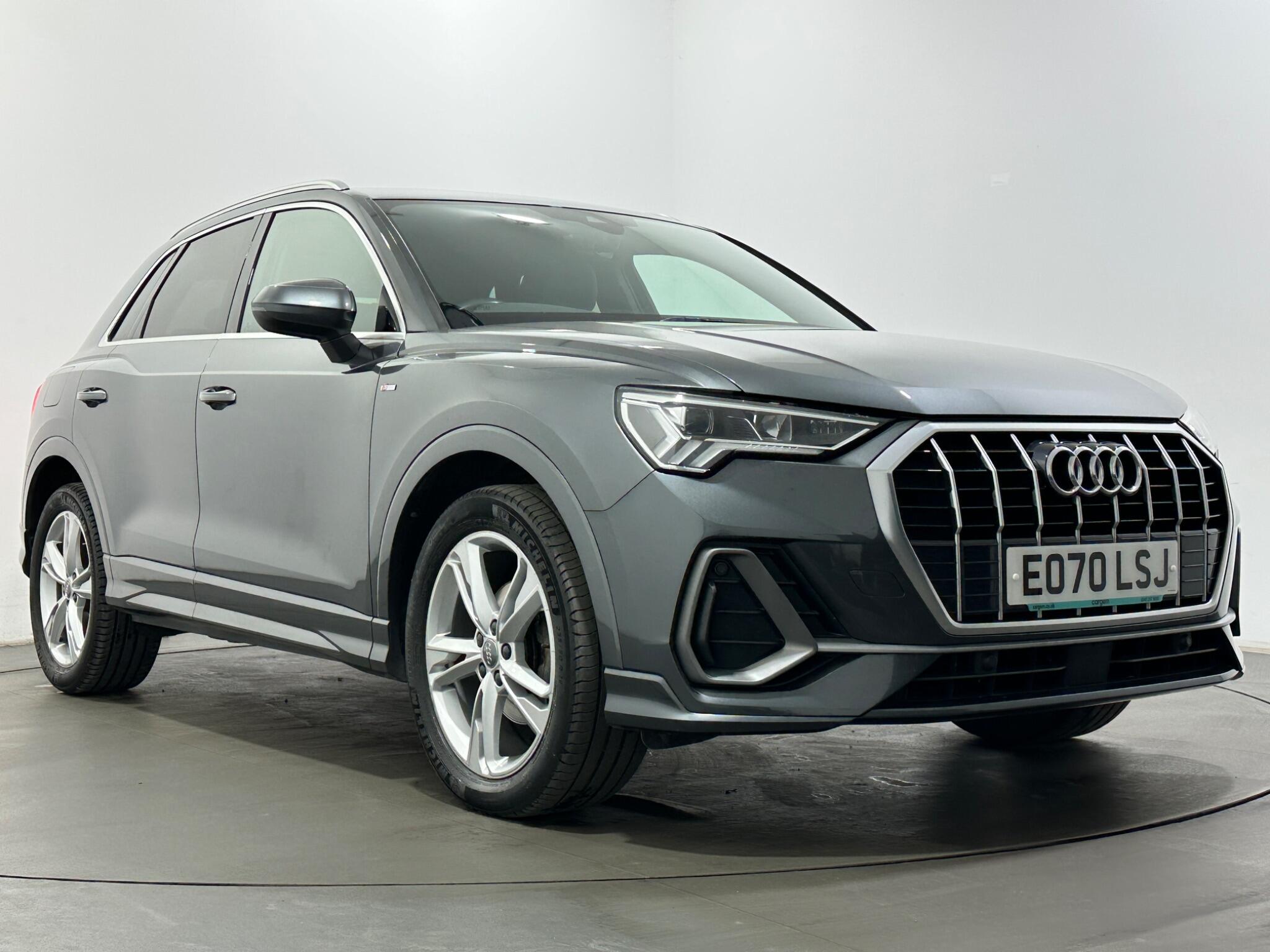 Audi Q3 view 52