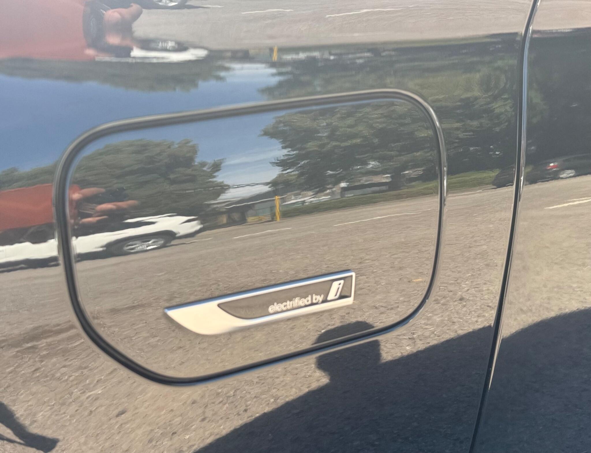 BMW 5 Series view 31