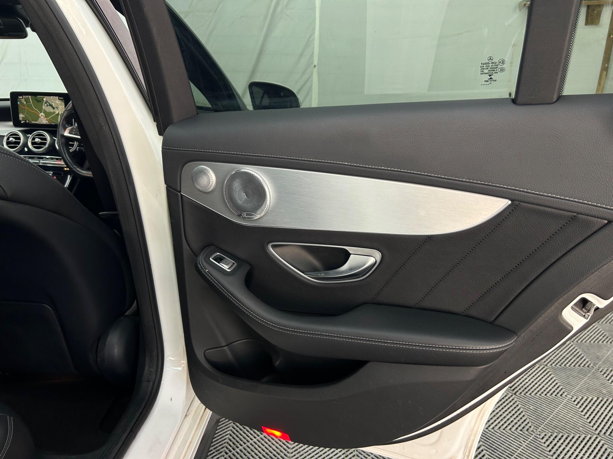 Mercedes-Benz C Class view 32