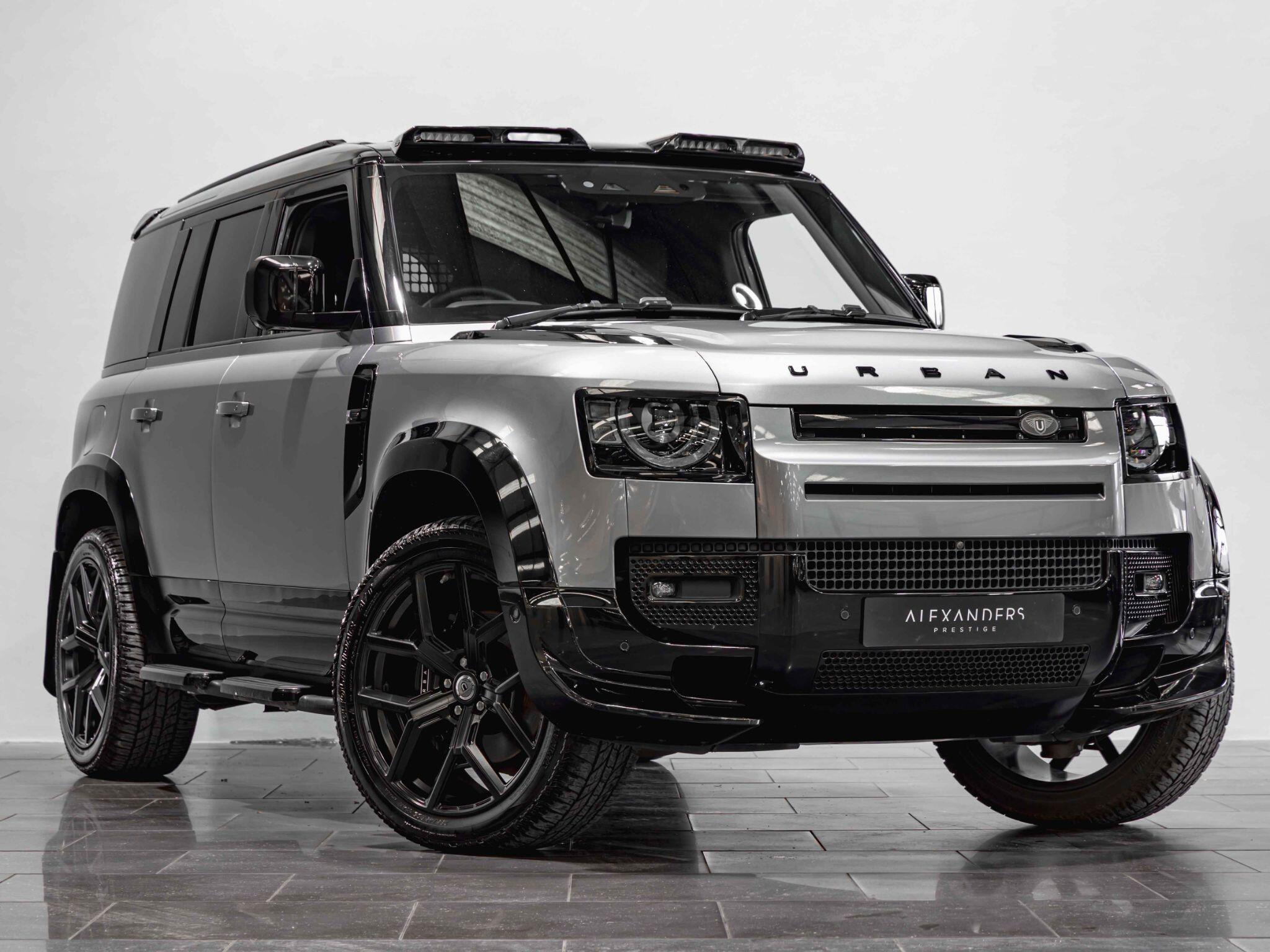 Land Rover Defender 110 view 8