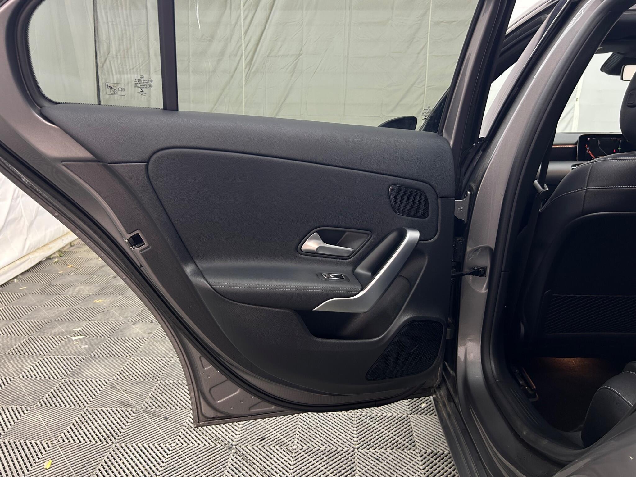 Mercedes-Benz A Class view 32